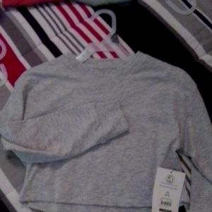 Boys size 5 long sleeve t-shirt "team player on back